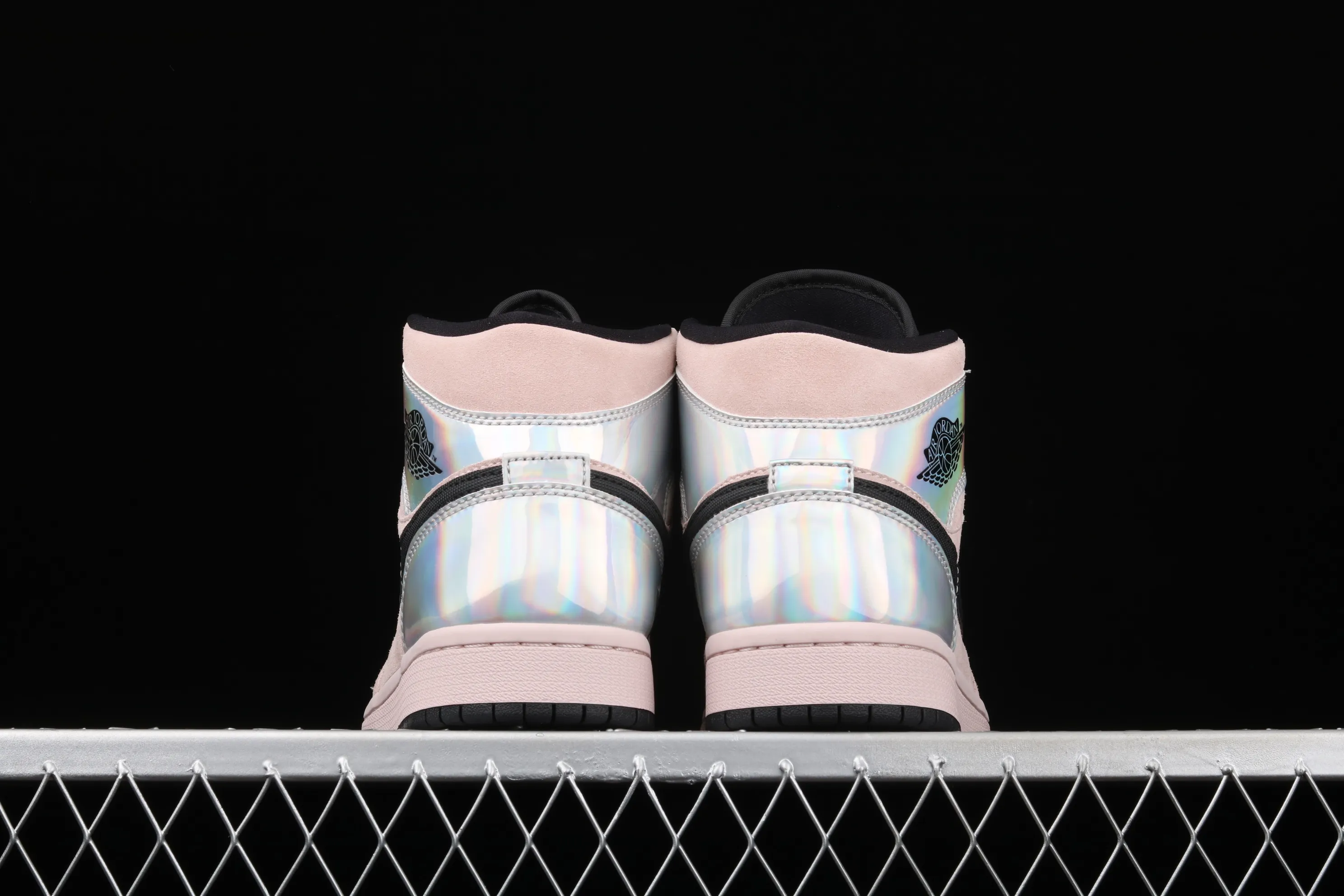 All categories Air Jordan Jordan series basketball shoes Air Jordan 1 Mid G version pure original Air Jordan 1 Mid GS AJ1 Joe 1 laser powder China basketball shoes BQ6472-602